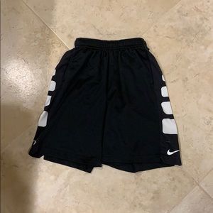 Youth medium Nike elite shorts black and white